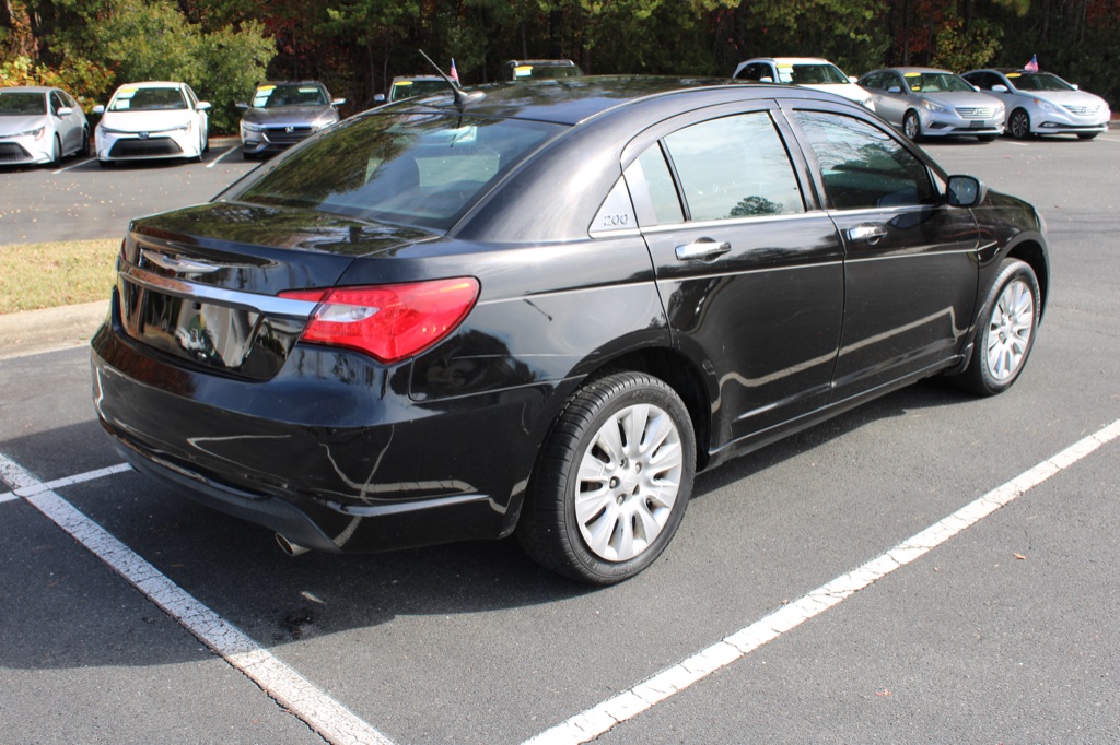 2013 Chrysler 200 - $5,000