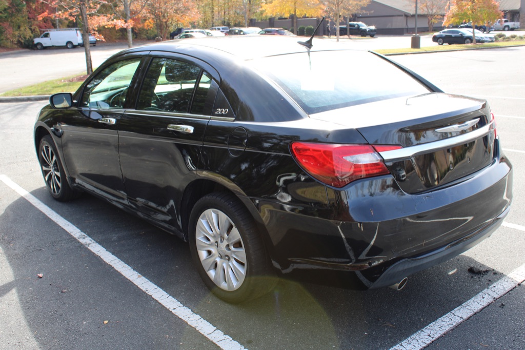 2013 Chrysler 200 - $5,000