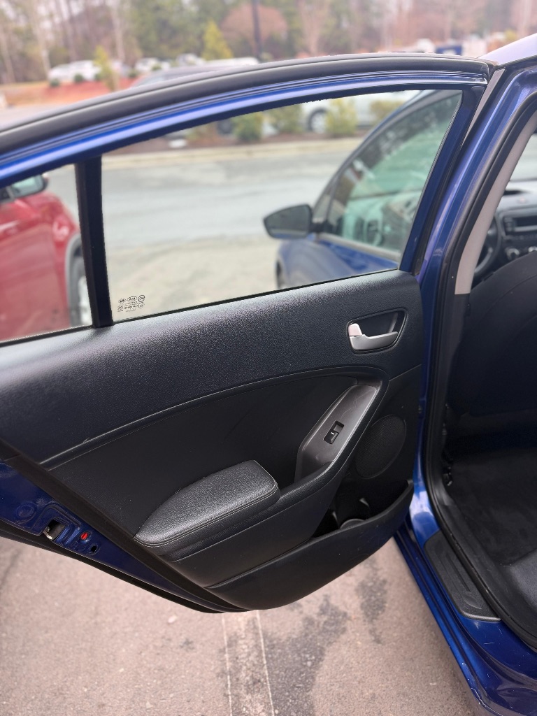 2017 Kia Forte - $8,999