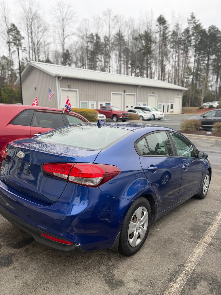 2017 Kia Forte - $8,999