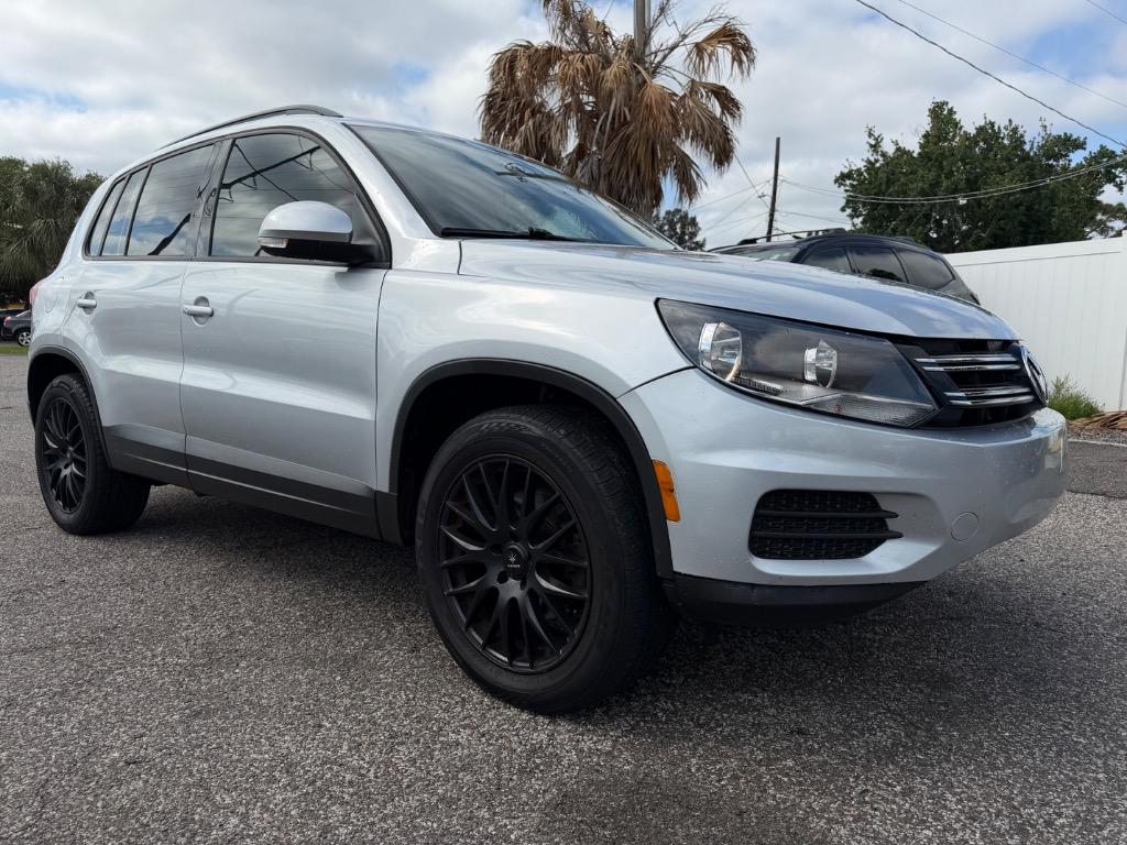 2017 Volkswagen Tiguan - $10,900