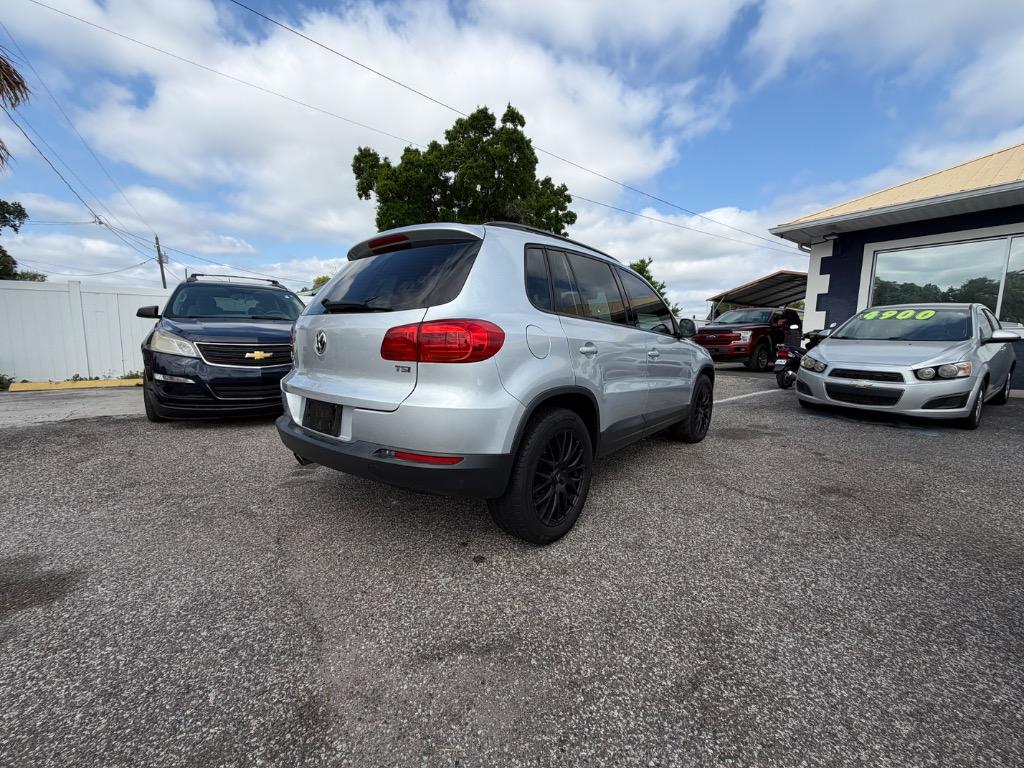 2017 Volkswagen Tiguan - $10,900