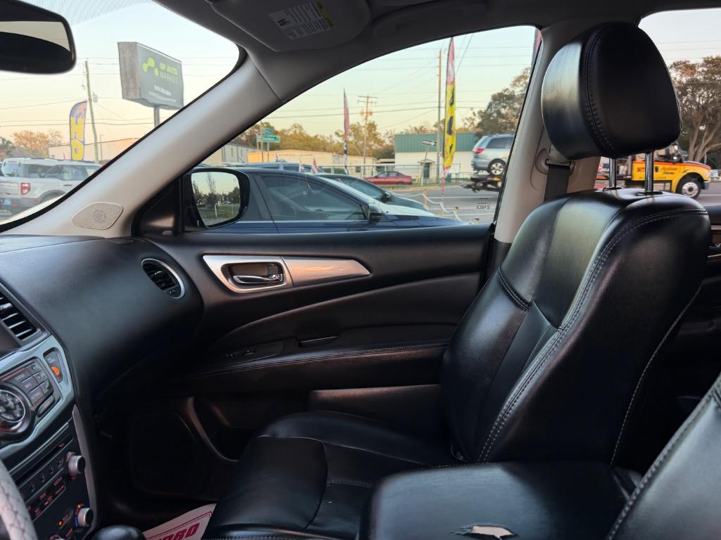 2017 Nissan Pathfinder - $12,900