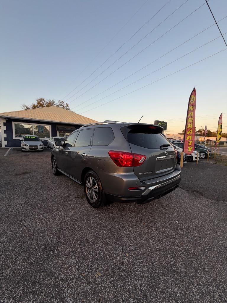 2017 Nissan Pathfinder - $12,900