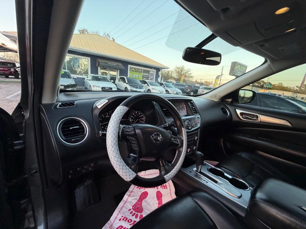2017 Nissan Pathfinder - $12,900