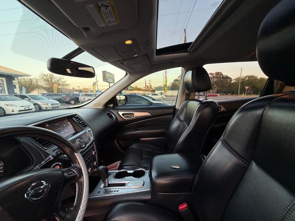 2017 Nissan Pathfinder - $12,900