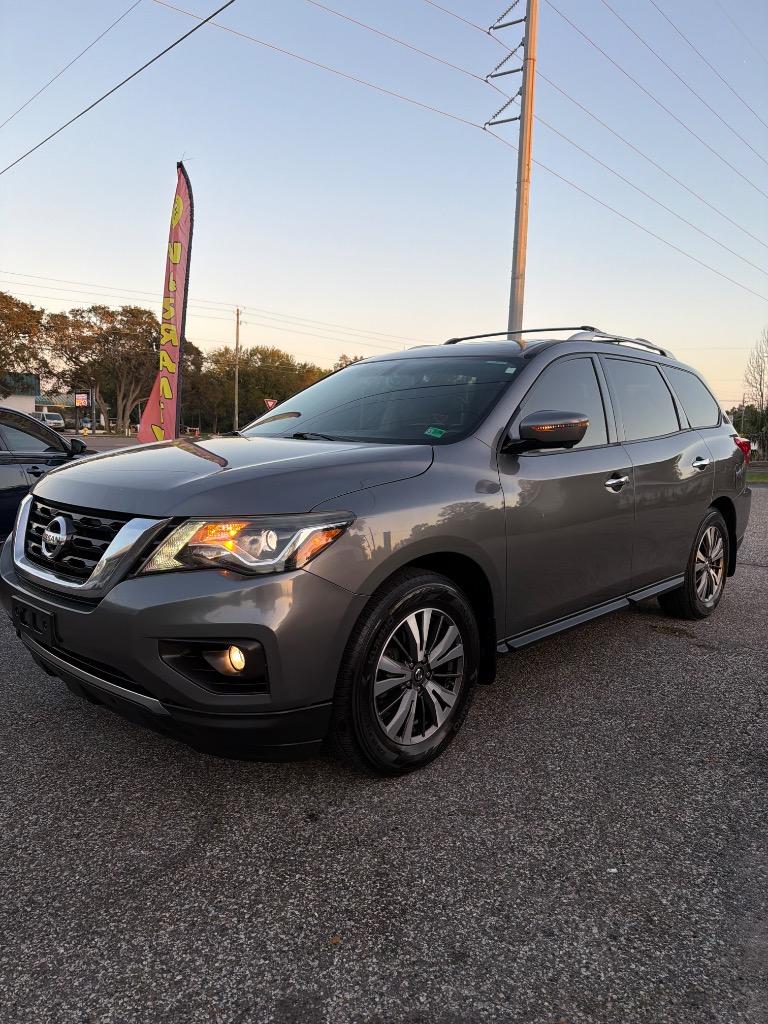 2017 Nissan Pathfinder - $12,900