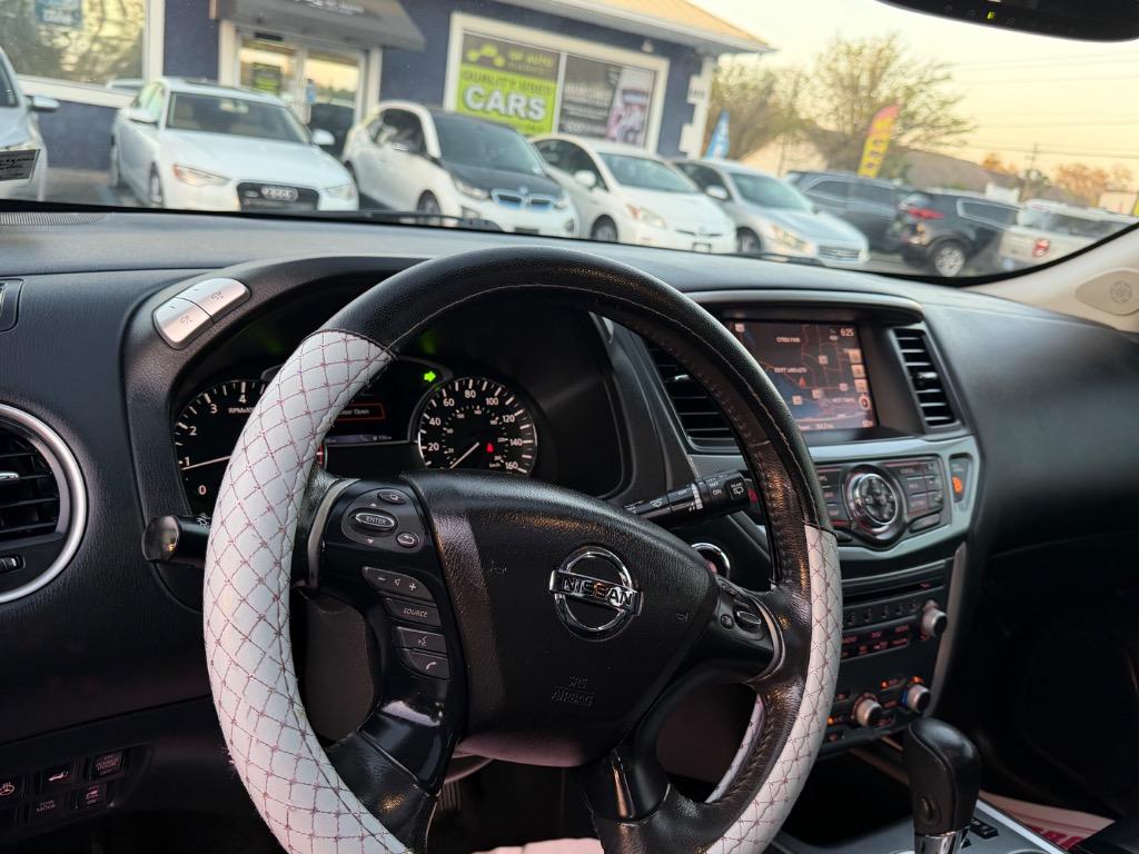 2017 Nissan Pathfinder - $12,900