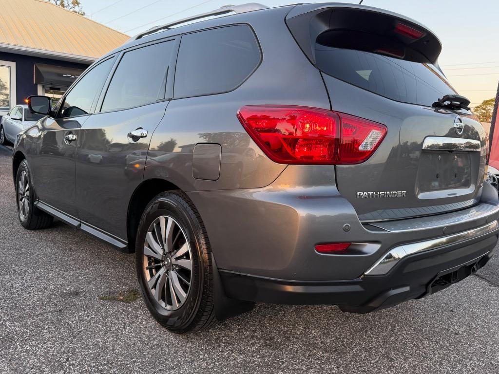 2017 Nissan Pathfinder - $12,900