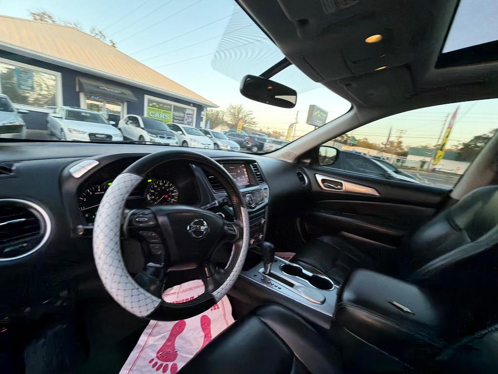 2017 Nissan Pathfinder - $12,900