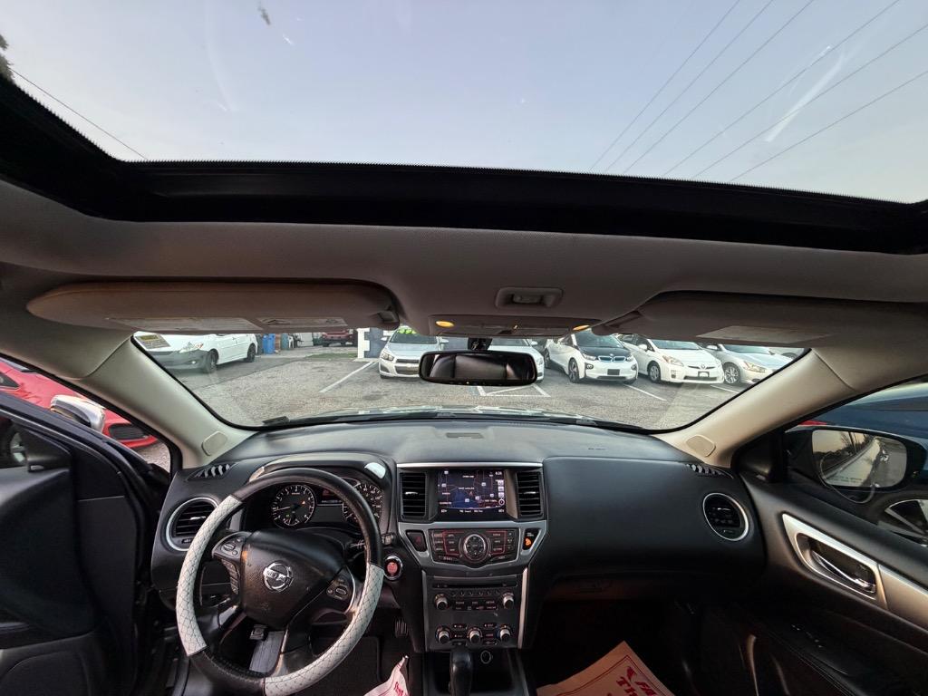 2017 Nissan Pathfinder - $12,900
