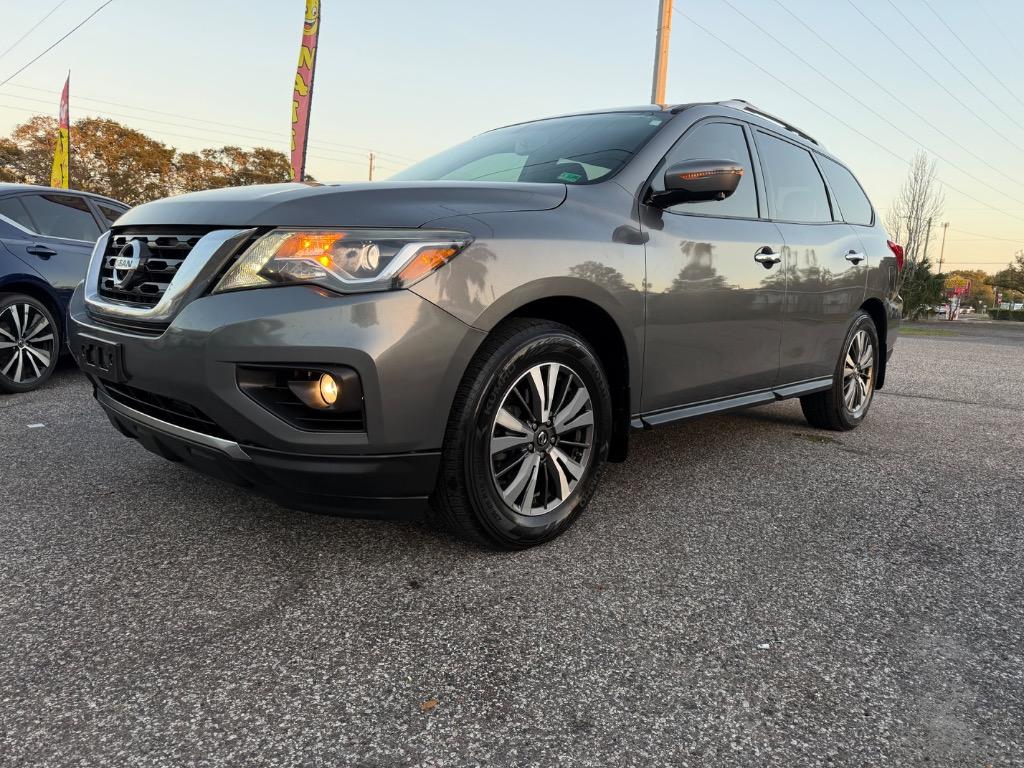 2017 Nissan Pathfinder - $12,900