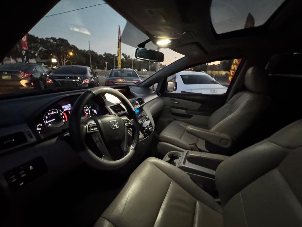 2013 Honda Odyssey - $12,900