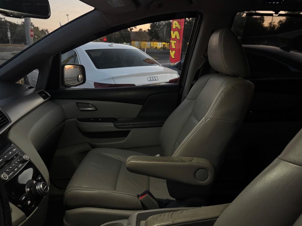 2013 Honda Odyssey - $12,900