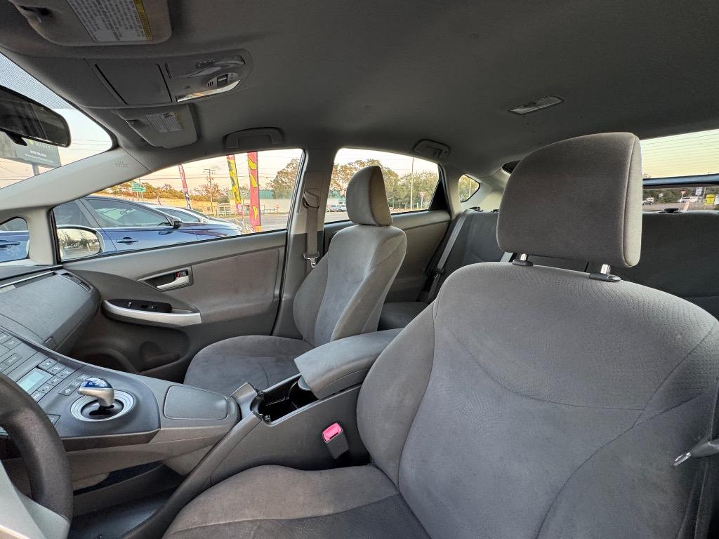 2011 Toyota Prius - $12,900