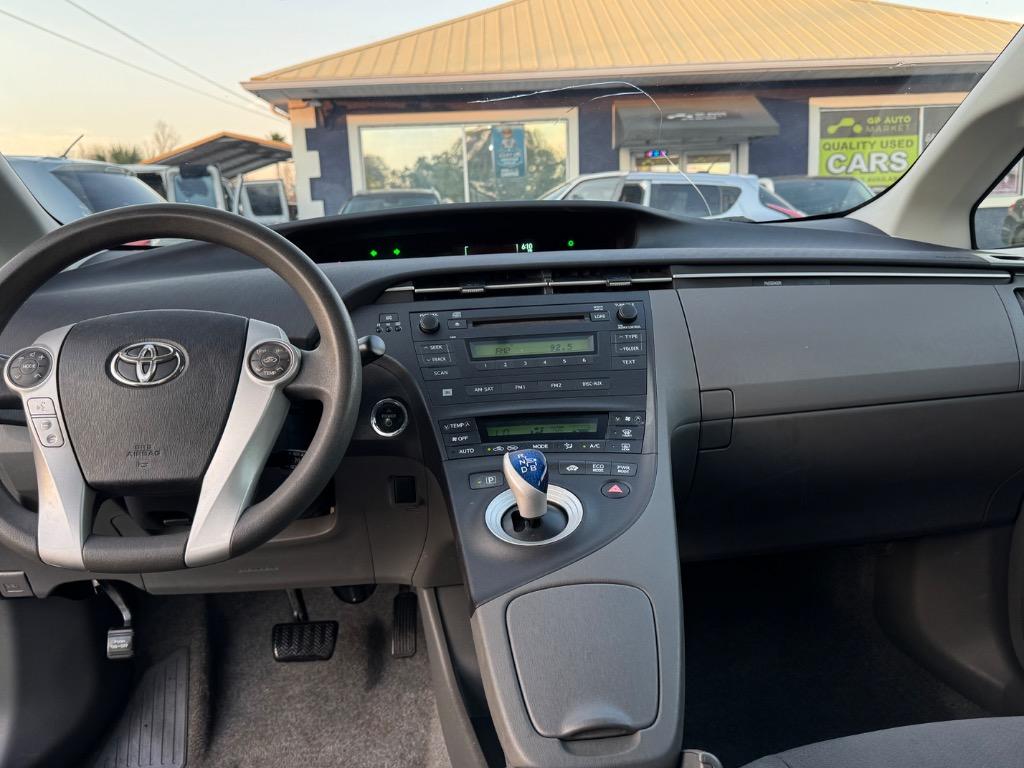 2011 Toyota Prius - $12,900