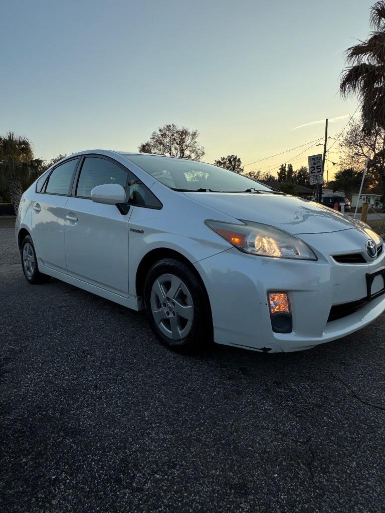 2011 Toyota Prius - $12,900
