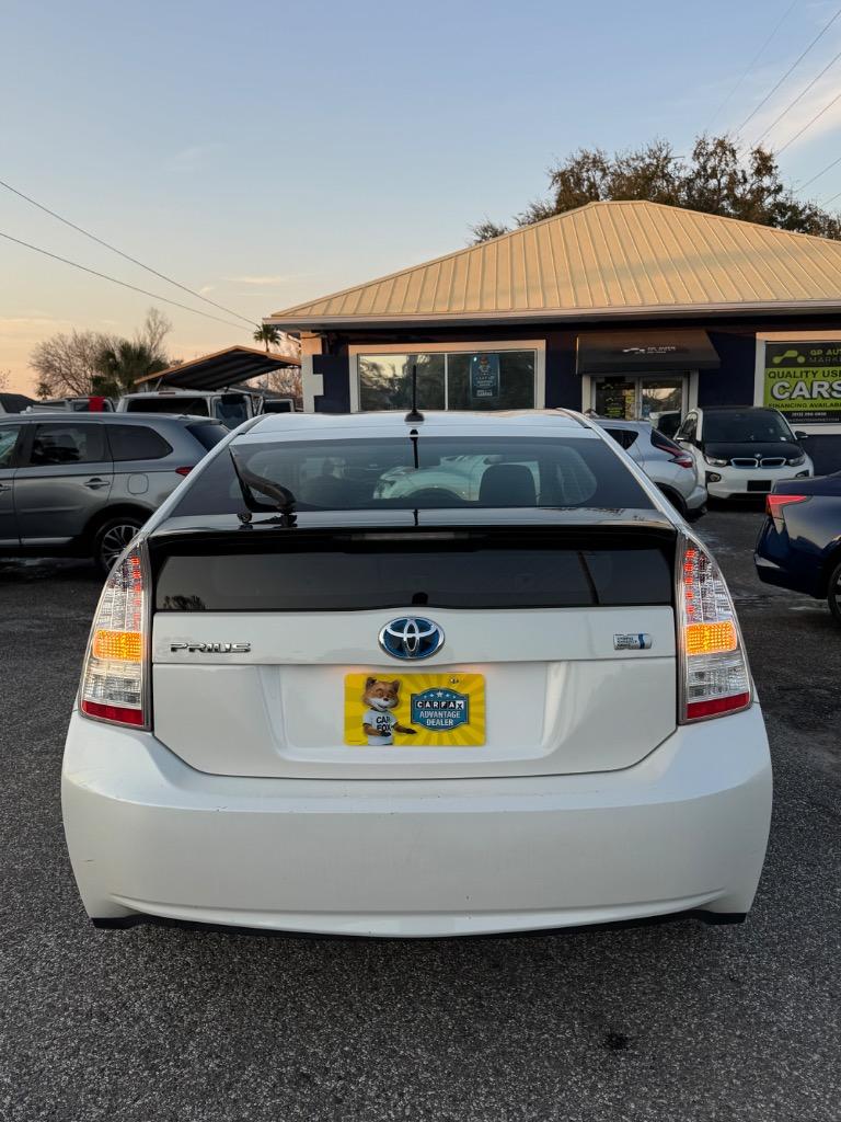 2011 Toyota Prius - $12,900
