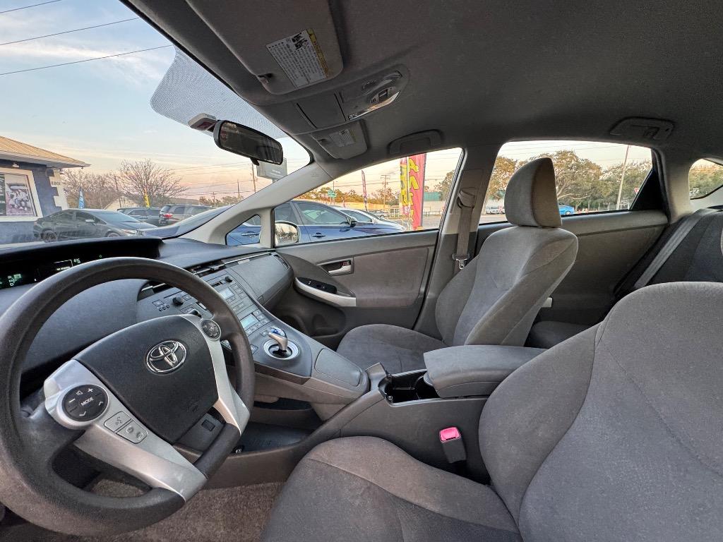 2011 Toyota Prius - $12,900