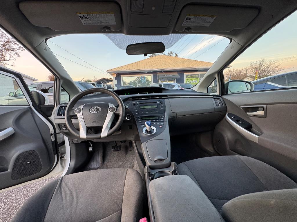 2011 Toyota Prius - $12,900