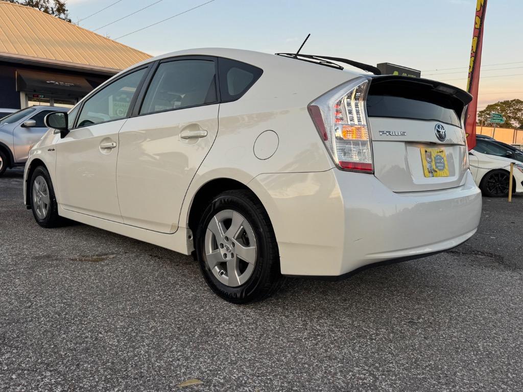2011 Toyota Prius - $12,900