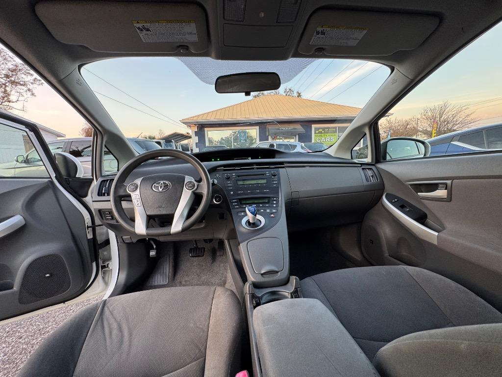 2011 Toyota Prius - $12,900
