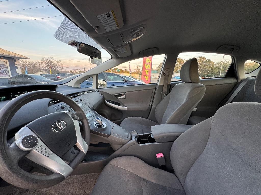 2011 Toyota Prius - $12,900