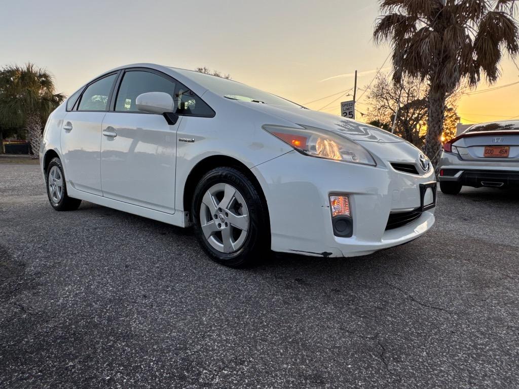 2011 Toyota Prius - $12,900