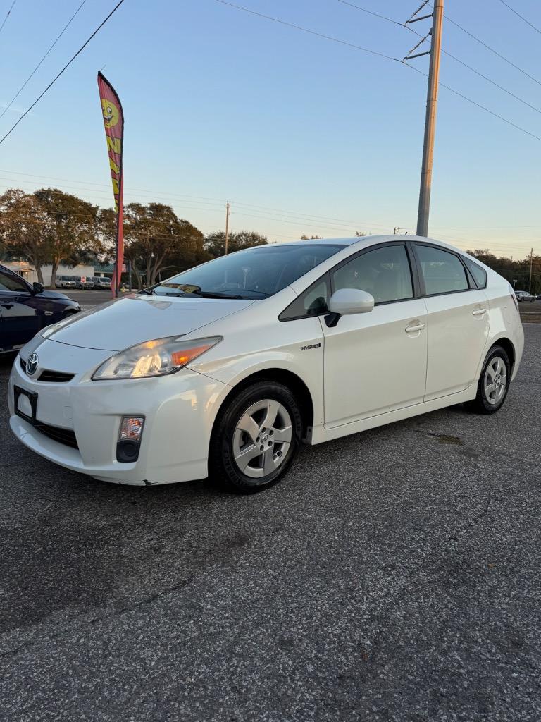 2011 Toyota Prius - $12,900