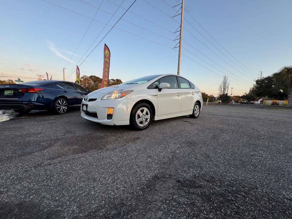 2011 Toyota Prius - $12,900