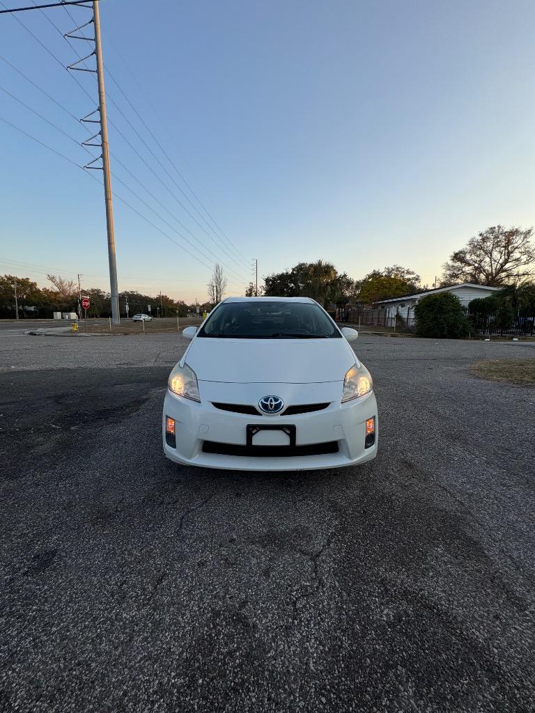 2011 Toyota Prius - $12,900
