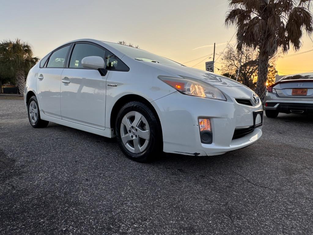 2011 Toyota Prius - $12,900