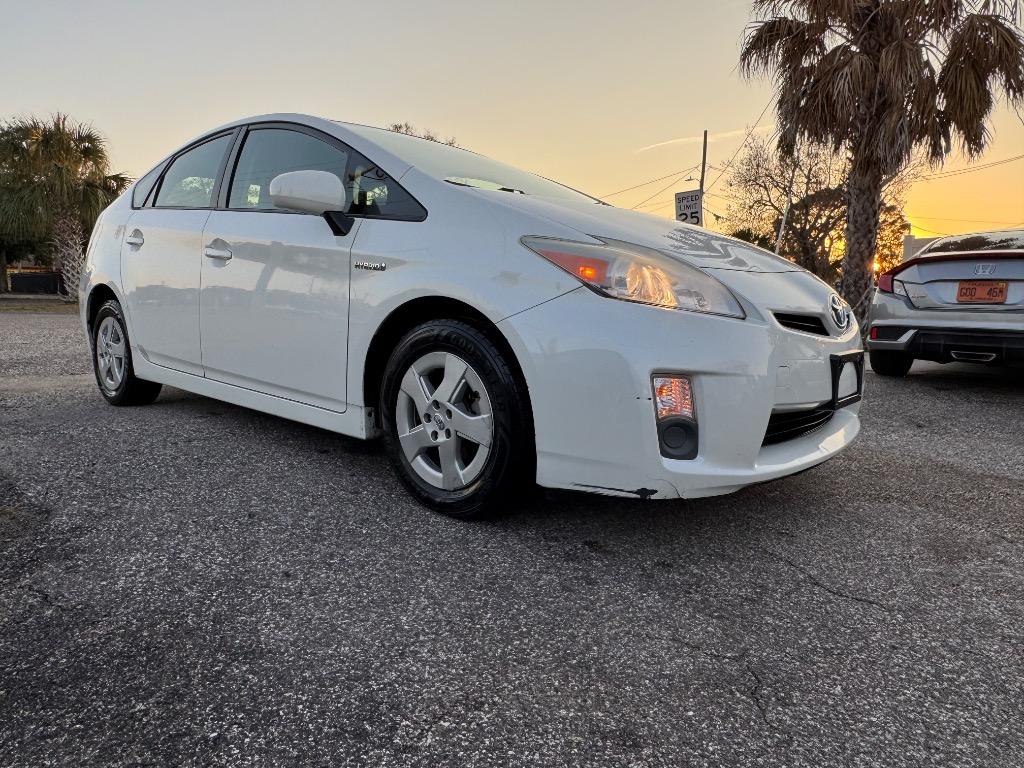 2011 Toyota Prius - $12,900