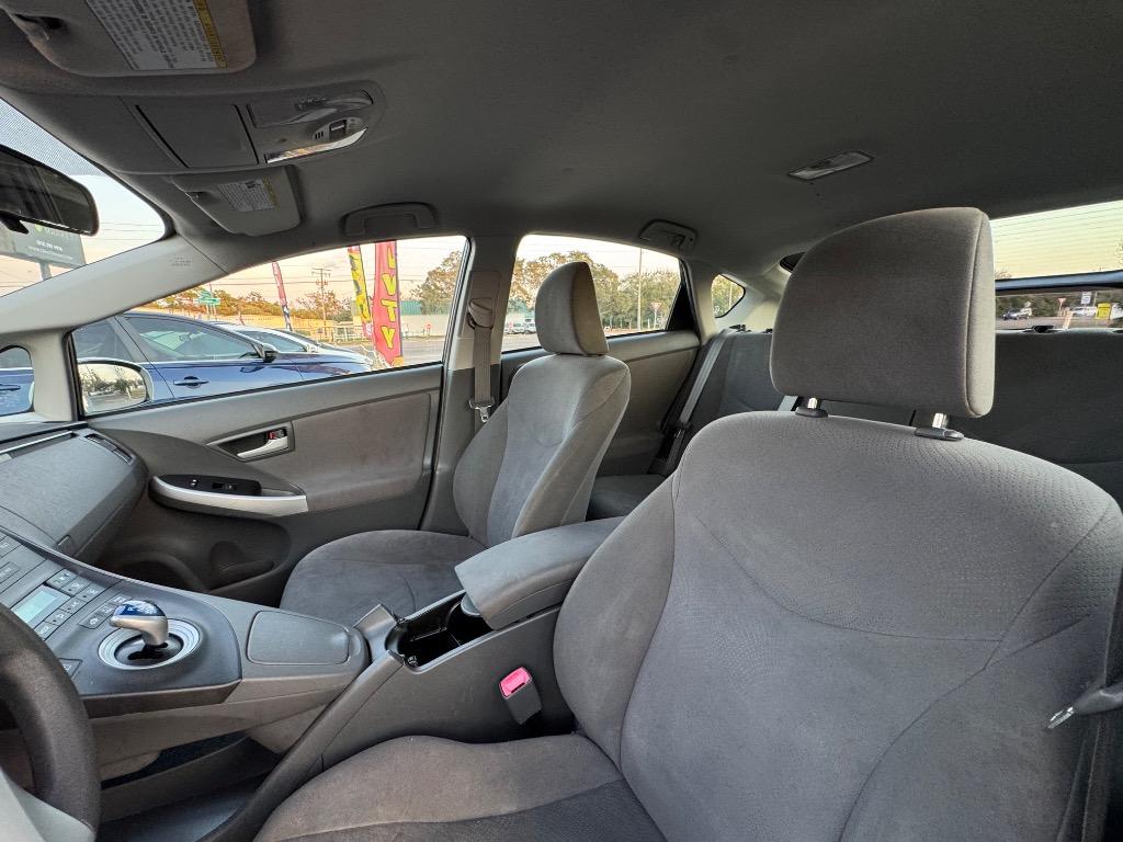 2011 Toyota Prius - $12,900