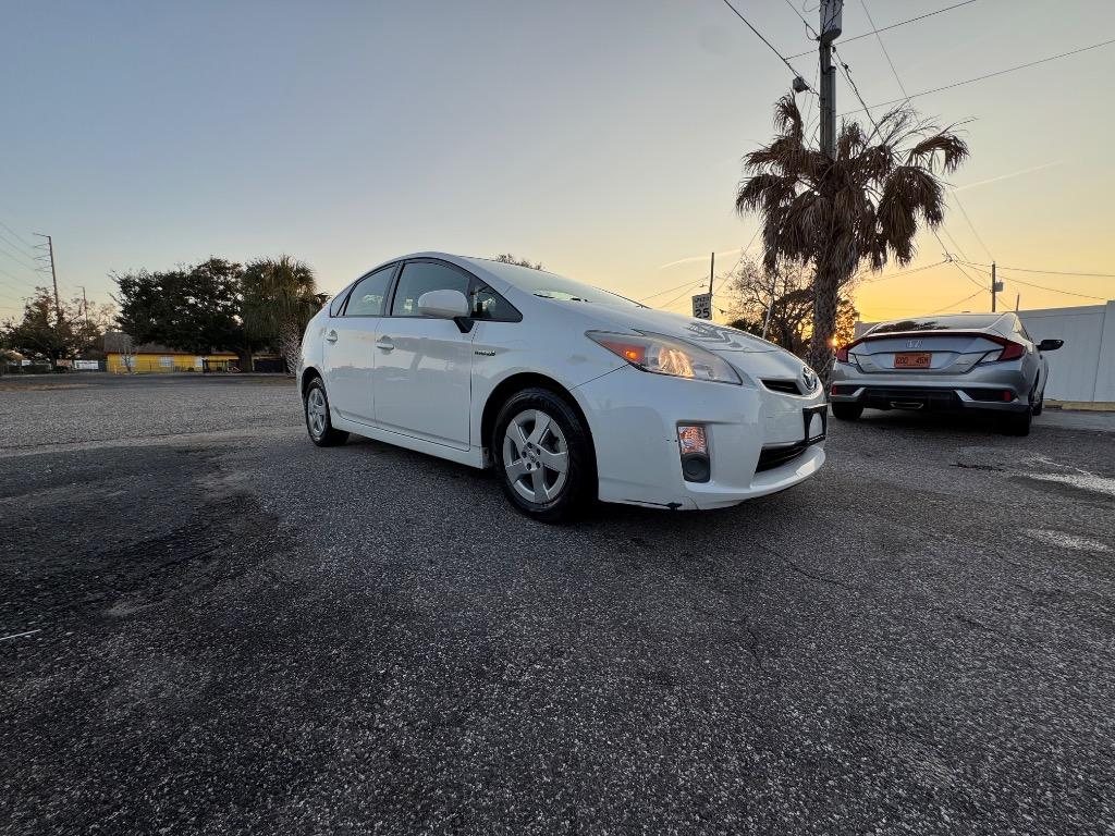 2011 Toyota Prius - $12,900