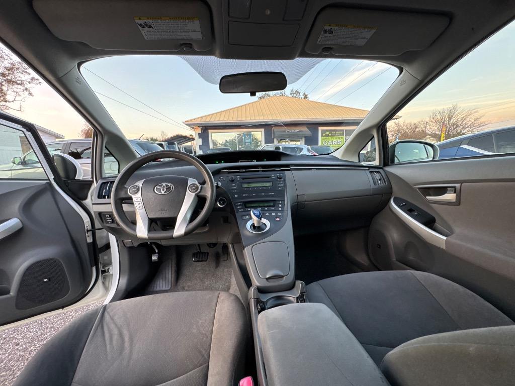 2011 Toyota Prius - $12,900