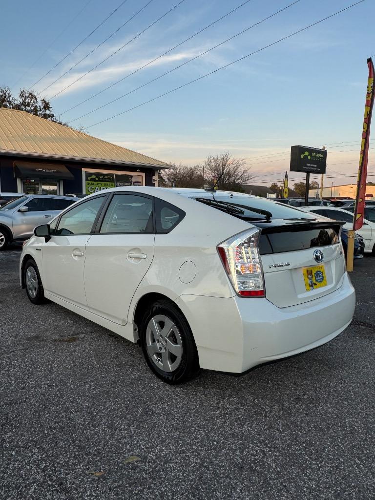 2011 Toyota Prius - $12,900