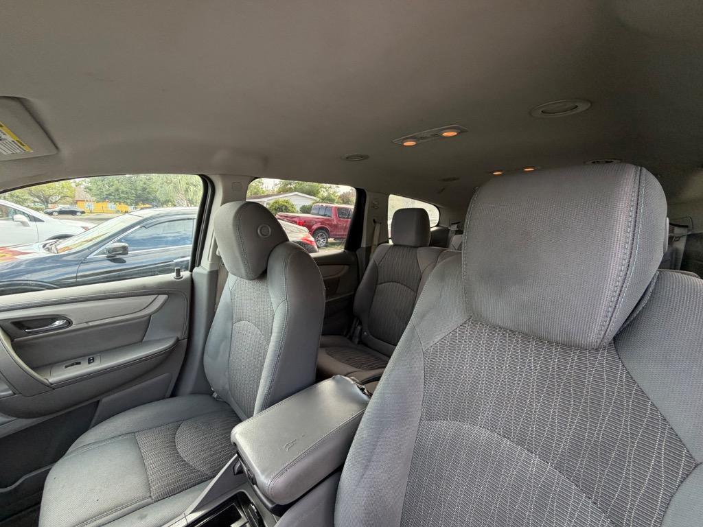 2017 Chevrolet Traverse - $12,900