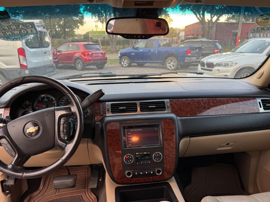 2007 Chevrolet Suburban - $8,900