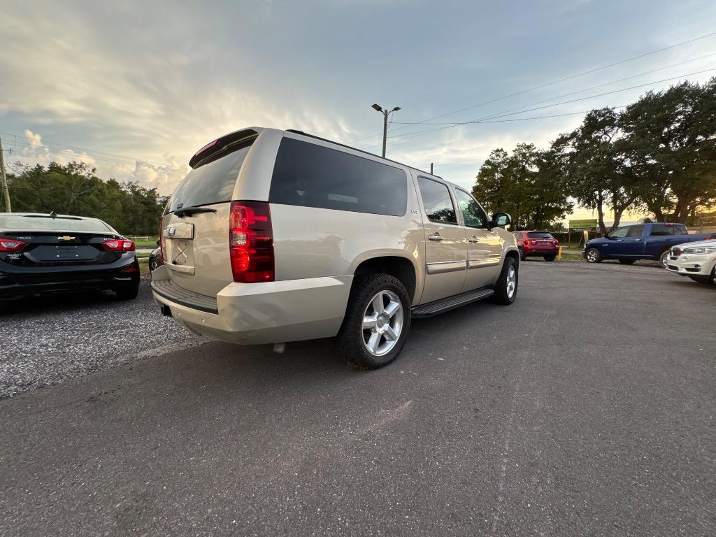 2007 Chevrolet Suburban - $8,900
