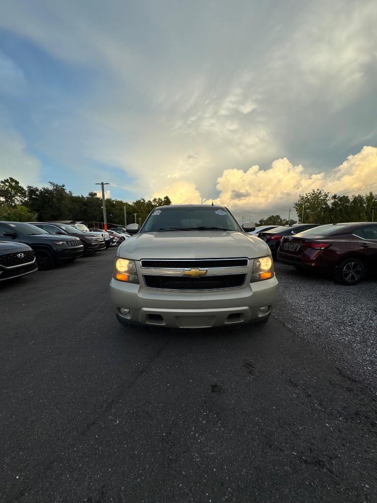 2007 Chevrolet Suburban - $8,900