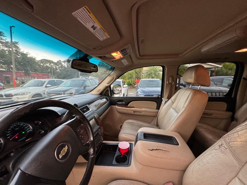 2007 Chevrolet Suburban - $8,900