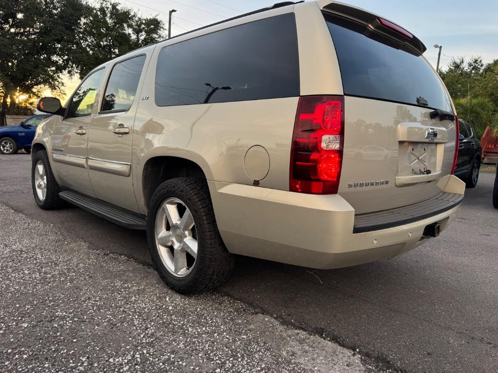 2007 Chevrolet Suburban - $8,900