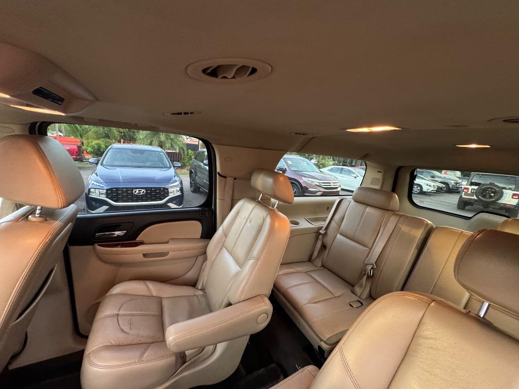 2007 Chevrolet Suburban - $8,900