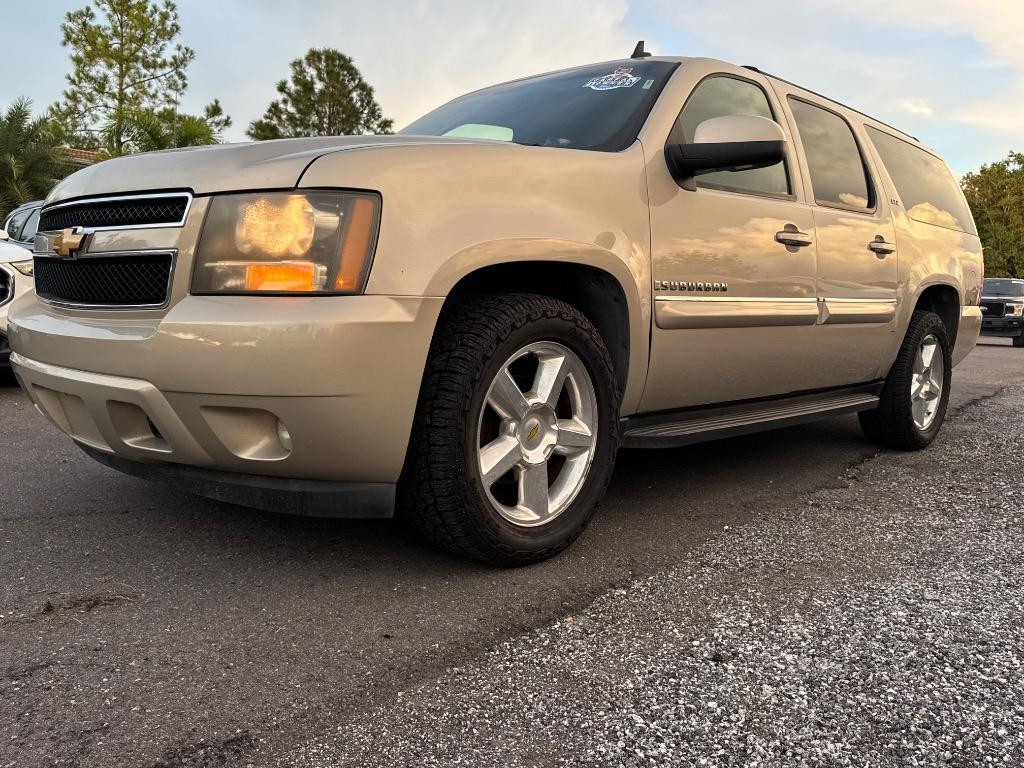 2007 Chevrolet Suburban - $8,900