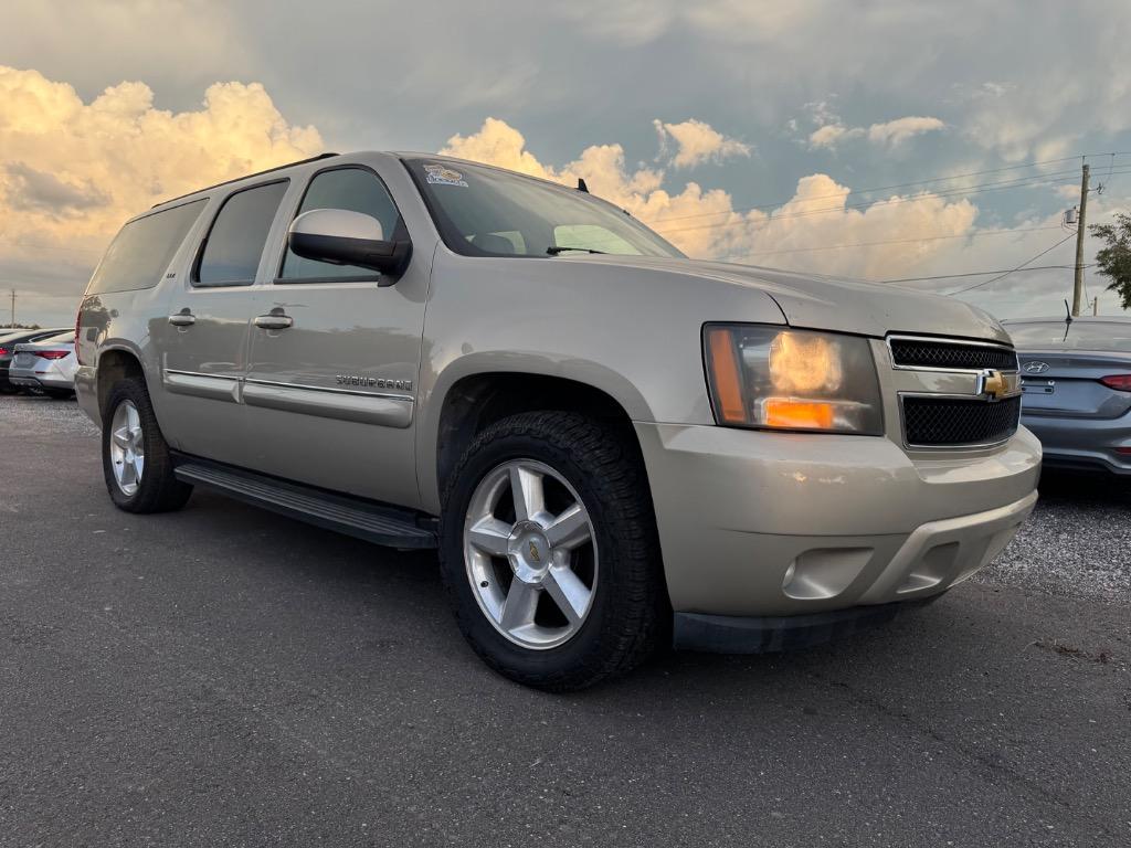 2007 Chevrolet Suburban - $8,900