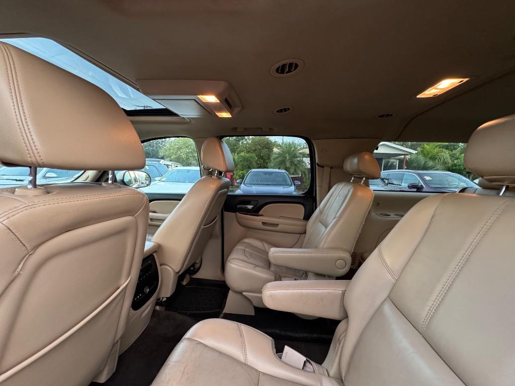 2007 Chevrolet Suburban - $8,900