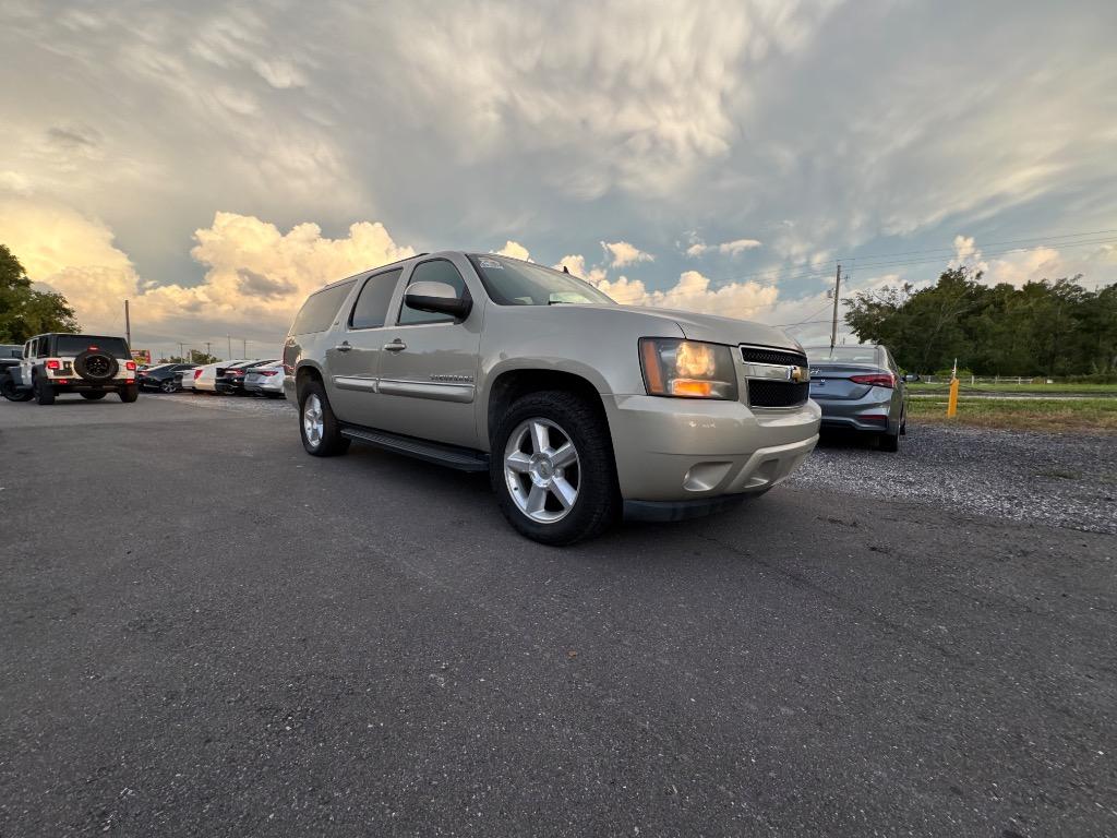 2007 Chevrolet Suburban - $8,900