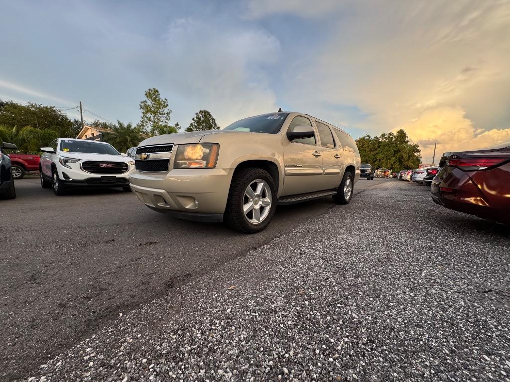 2007 Chevrolet Suburban - $8,900