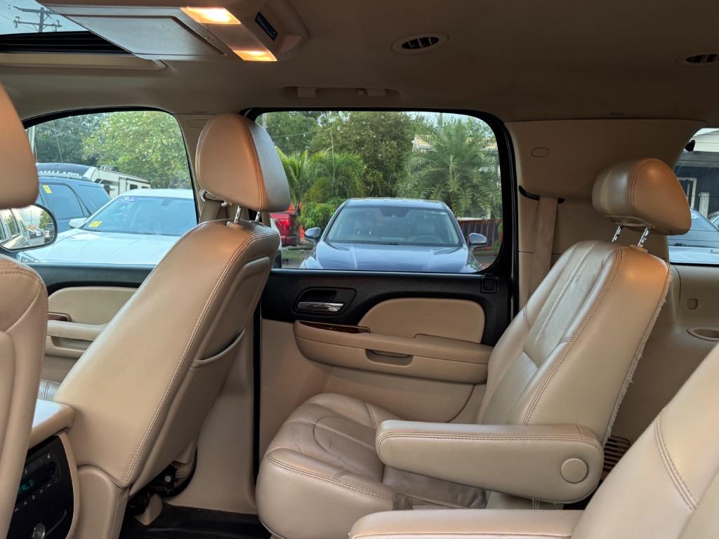 2007 Chevrolet Suburban - $8,900